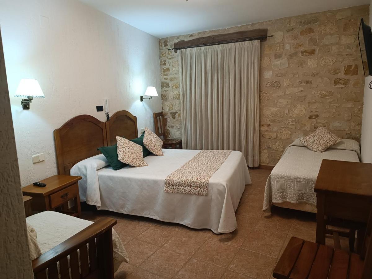 Hostal Decerca Prádena Zewnętrze zdjęcie